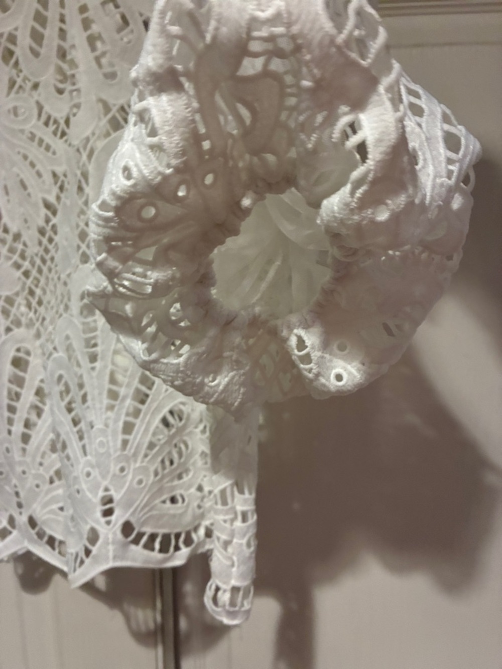 White Lace Puff-Sleeve Top - Picture 4 of 5